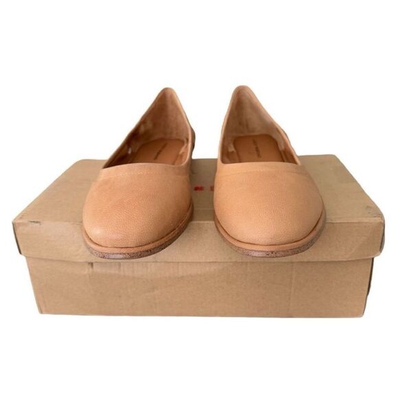 Lucky Brand Tan Flats with Classic Design Wimmie Light Brown Ballet Flats - Picture 6 of 16